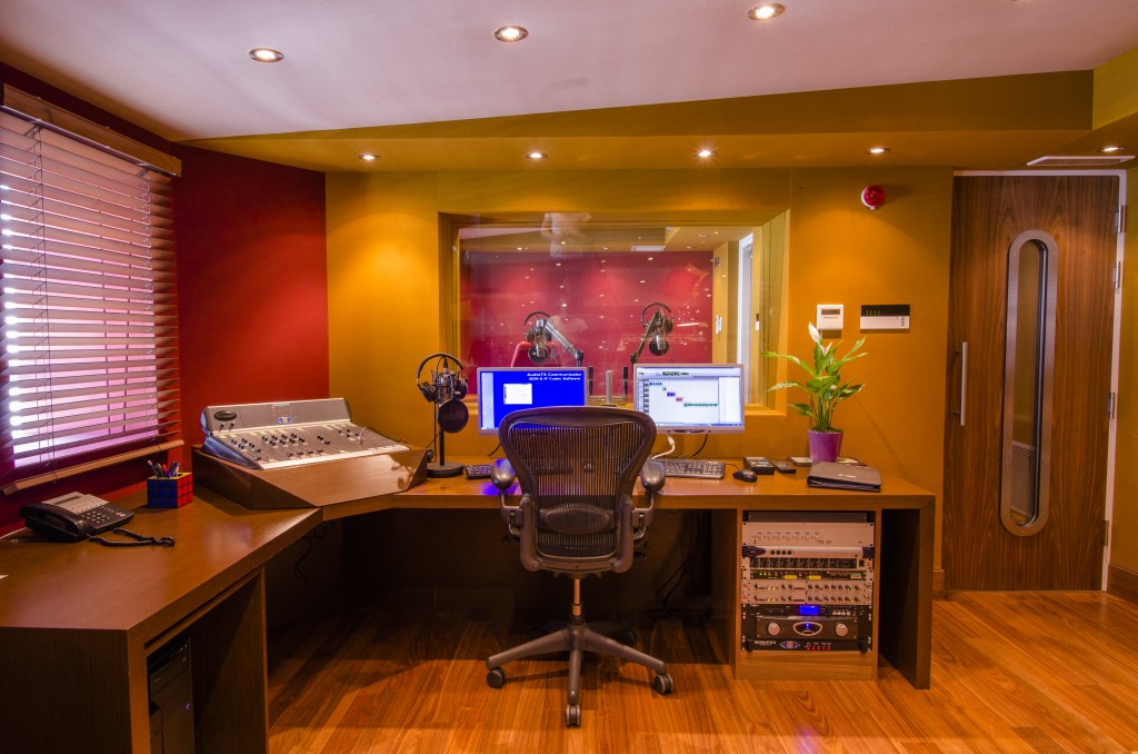 OB - Studio Pics (3 of 8)